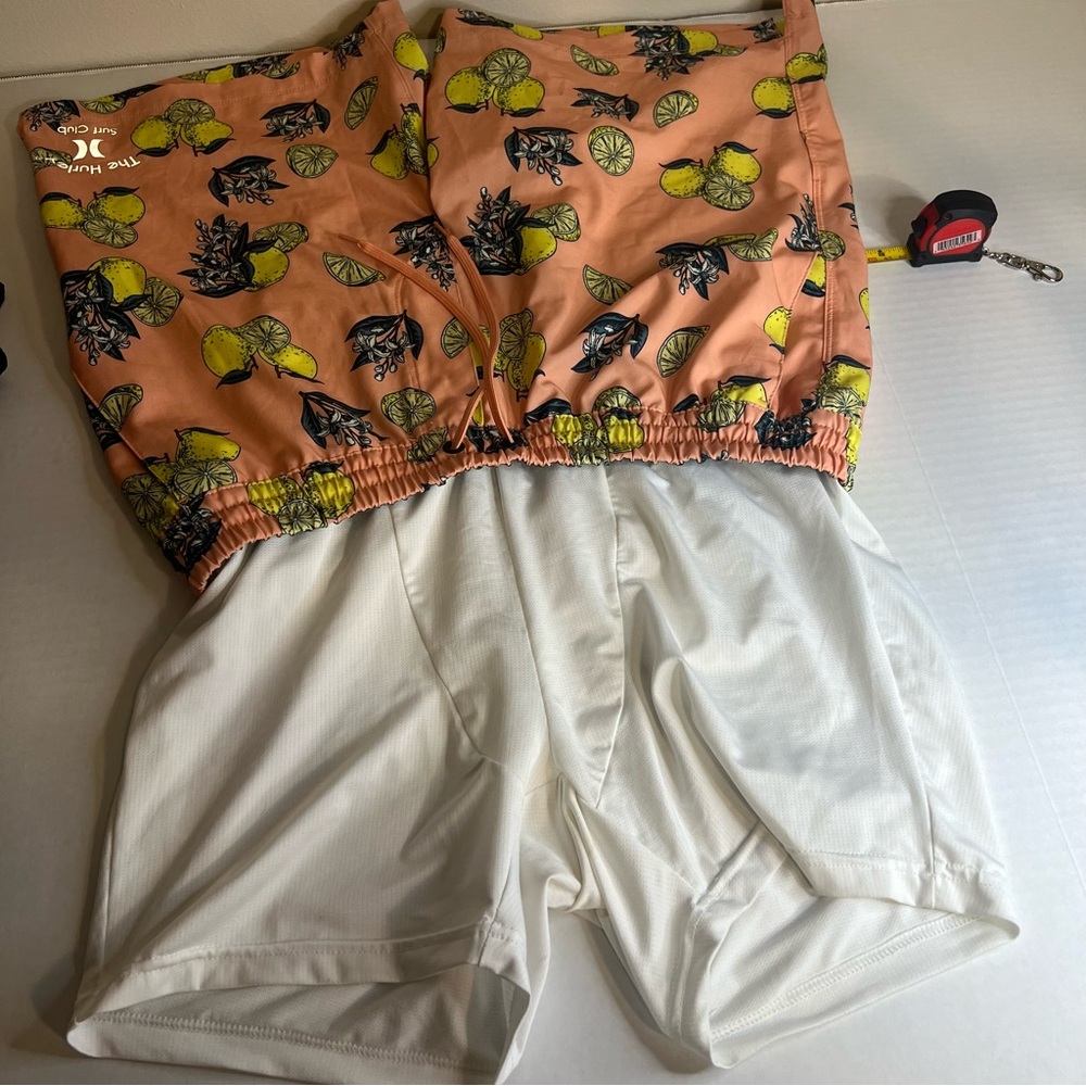Hurley Men’s Lemon Swim Shorts Size M with stretchy liner - Picture 5 of 5